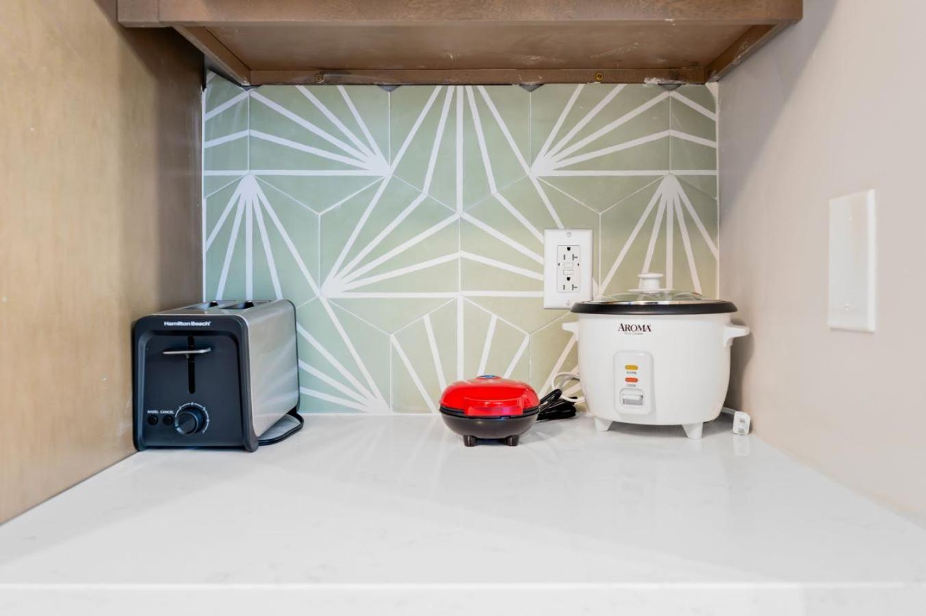 5Min To River Street, Dt - Spacious - Free Parking Savannah Eksteriør bilde