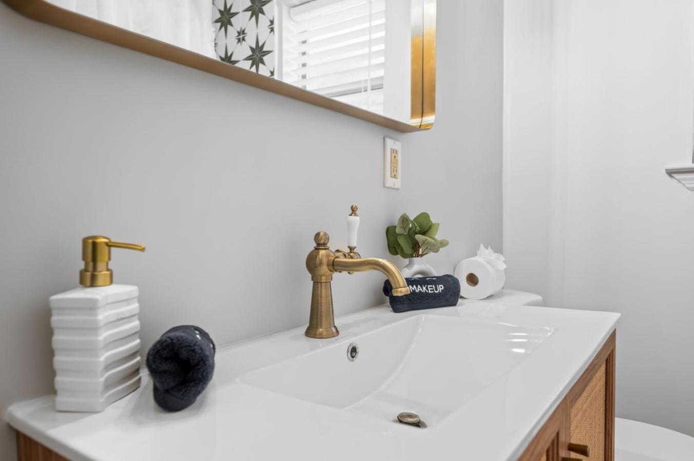 5Min To River Street, Dt - Spacious - Free Parking Savannah Eksteriør bilde